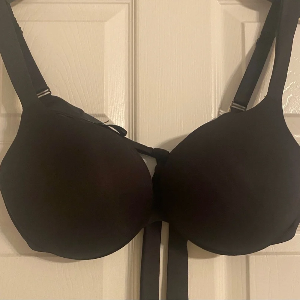Skims. Women’s Black Bikini Top. Size 14. NWT.